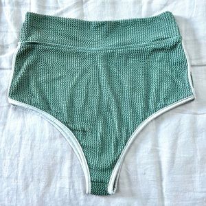 Acacia Olive Bottom in Fern Scrunch size S